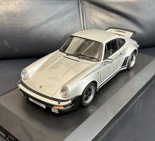 AUTOart 930 Porsche 911 Turbo 3.0 Modellauto 1:18 77971