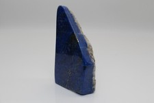 Lapislazuli Skulptur halb