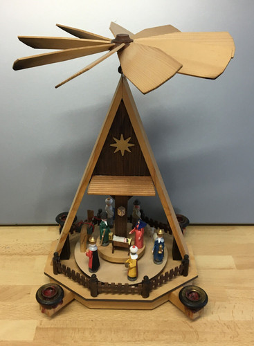 Pyramide christi geburt - pyramide,