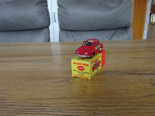 Dinky toys 268 renault - dinky,