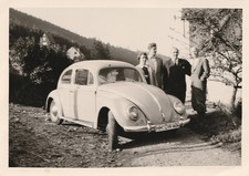 Vintage Foto Familie mit VW Käfer 1958 Auto Oldtimer PKW Car