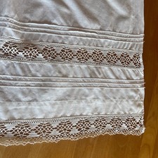 Antiker Bettüberwurf mit viel Baumwollspitze Gardine  205 x 144 cm weiß Vintage