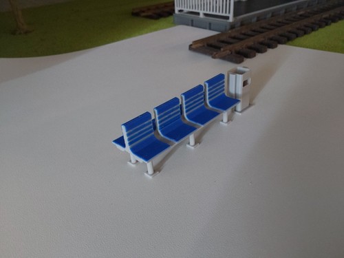 Bahnsteig sitzbank spur - bahnsteig, lgb