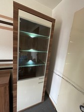 Schrank / Vitrine