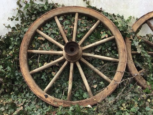 Wagenrad aus holz braun - holz,, mit