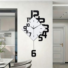 Wanduhr mit Pendel Ohne