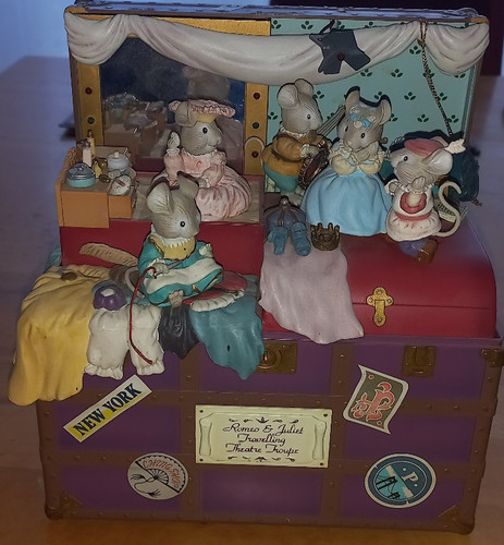 Enesco mouseterpiece theater - enesco,