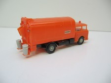 DDR Müll LKW mit Tonnen  1:87