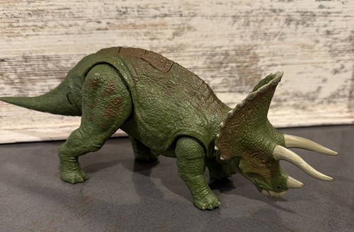 Jurassic world dino rivals - world,