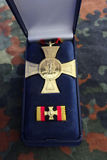 (S1-147) Original Bundeswehr Ehrenkreuz in gold im Etui mit Bandspange