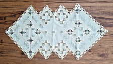 Hardanger Handarbeit Mitteltischdecke gelb 73 × 38 cm Stickerei Deckchen Läufer