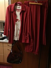 4 Teile Jacke, Hose +Rock mit passendem T-Shirt (44/46) dunkelrot