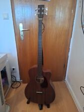Einen Acoustic 4 Seiter Bass von Sigma Guitars BMC-15FE