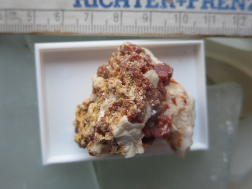 Vanadinit auf baryt - vanadinit,