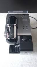Nespresso DeLonghi EN520s Lattissima+ Kapselmaschine Schwarz Silber Milchschaum