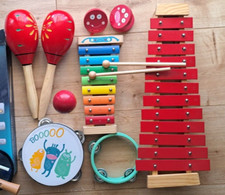 10 Kinder Musikinstrumente Set Mundharmonika Xylophon Rassel Trommel Neuw.