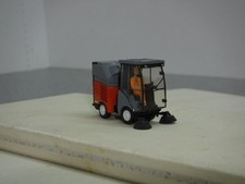 Hajo Citymaster 1350 Kehrmaschine (2004-2010), grau+orange , Wiking, H0 1:87