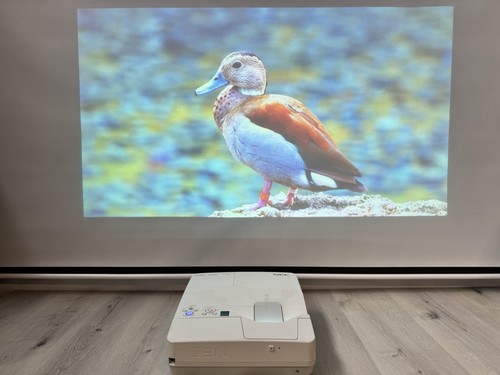 Nec um301w ultra - ultra, kurzdistanz
