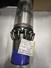 Dyson V10 Staubsauger - Gebraucht, Schwach Batterie, Leise, Teile Fehlende