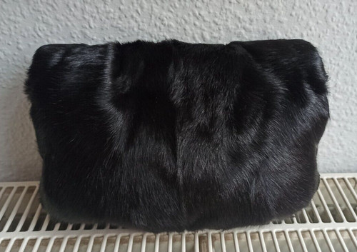 Schöner alter schwarzer pelz - alter,