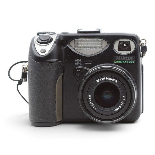 Nikon coolpix 5000 - nikon,