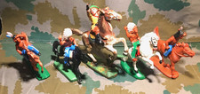 DDR Indianer Cowboys Spielzeug Figuren Gummi wie Masse Konvolut Reiter Pferde