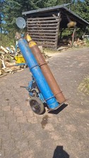 Alter Flaschenwagen für Gas und Sauerstoff