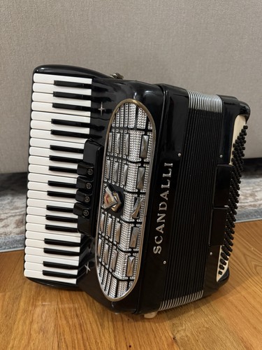 Scandalli piano accordion - piano, 41