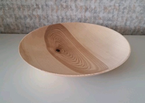 Gedrechselte schale aus esche - gedrechselte,