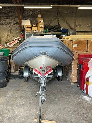 Festrumpfschlauchboot aus