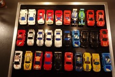 Artin, Racy 1:43 Rennbahnautos 30 Stück + Einzelteile = Riesenkonvolut