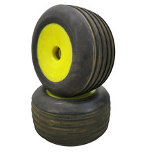 Losi 3 rib tires on yellow