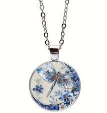 Silberne stilvolle Halskette