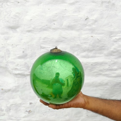 Antike dunkelgrüne glasball - antike,