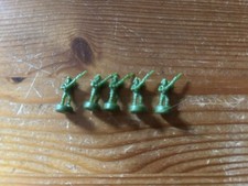 Risiko Spiel Parker Befreiungsspiel 5 Spielfiguren  Ersatzteil 1 Armee grün