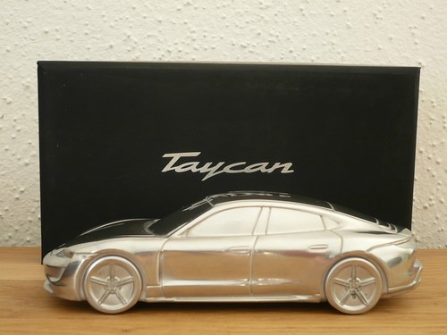 Porsche briefbeschwerer taycan - porsche,