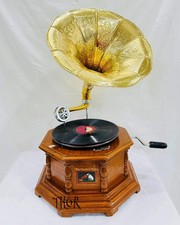 Antikes HMV Grammophon voll