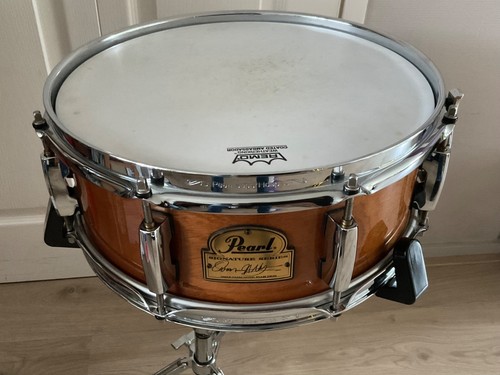 Pearl omar hakim signature - omar,