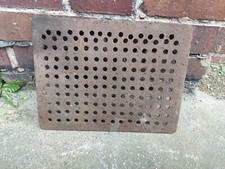 Lochplatte Eisenplatte Abdeckung Rost Gitter Ascherost ca 31,5 x 24 cm