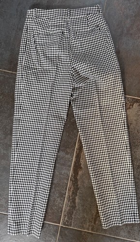Hose schwarz weiß kariert