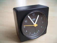 BRAUN CLASSIC BNC011BKBK ANALOG WECKER UHR ALARM QUARTZ SCHWARZ