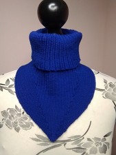 Nackenwärme Halswarm. Blau Warm und Weich Winterwarm