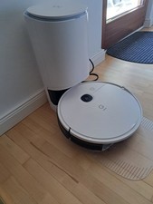 Yeedi VAC 2 Pro mit Wischroboter mit Ansaugstation und Zubehör