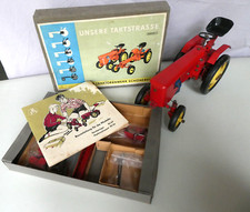 Traktor " UNSERE TAKTSTRASSE "