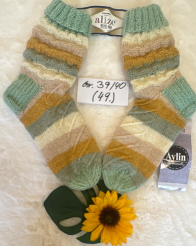 Handgestrickte wollsocken - handgestrickte,