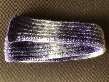 schal selbstgestrickt - in Lila-weiß