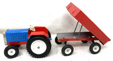 Traktor mit Hänger DDR