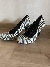 Schwarz Weiße Pumps von s.Oliver mit Zebra Muster / Animal Print Größe 38