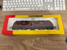 Fleischmann H0 Diesellok 4235 BR221 111-8 in OVP guter Zustand volle Funktion