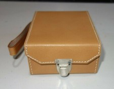  Ledertasche mit Trageriemen